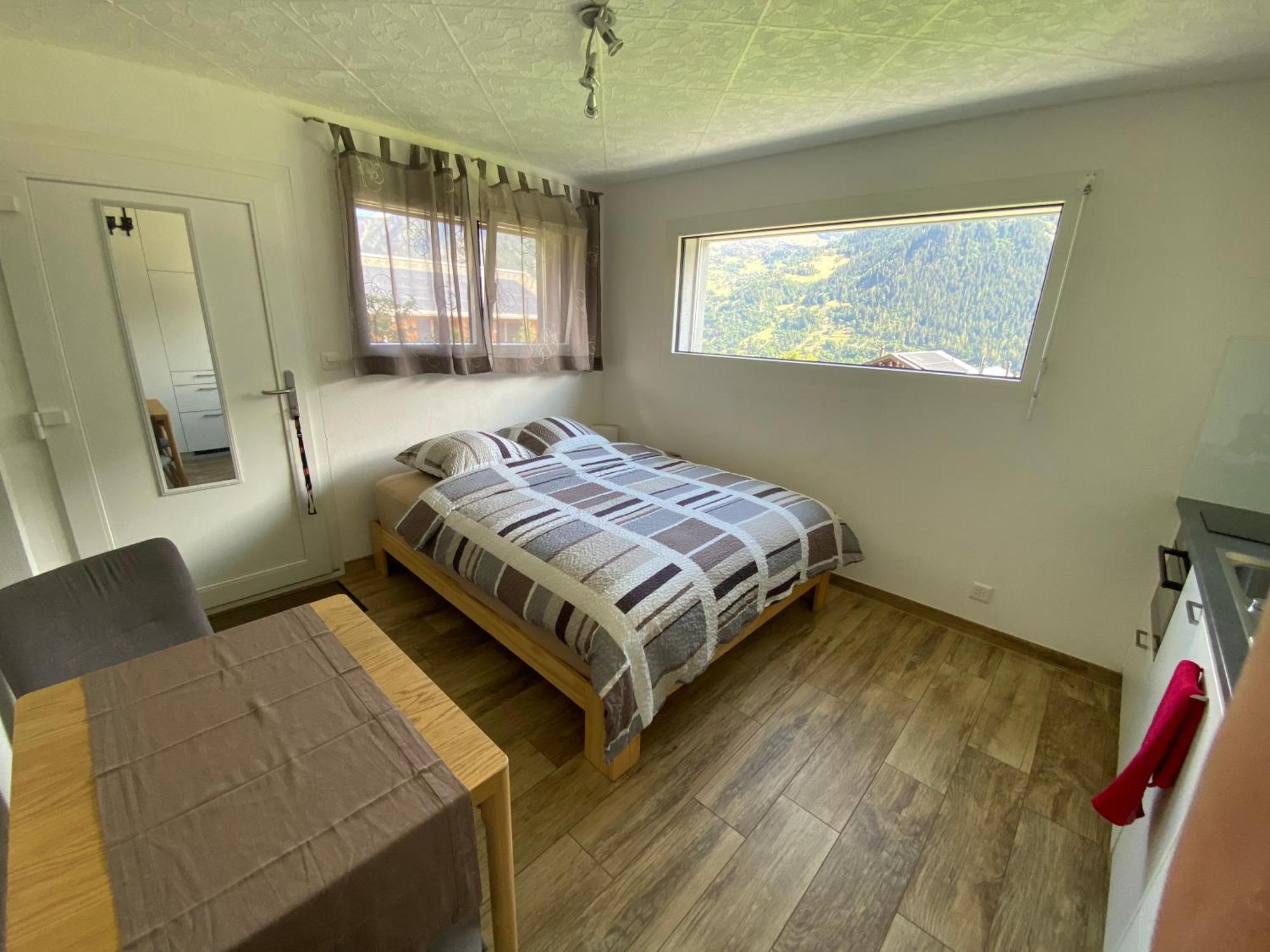 Aux Grands-Vergers Apartment Bruson Luaran gambar